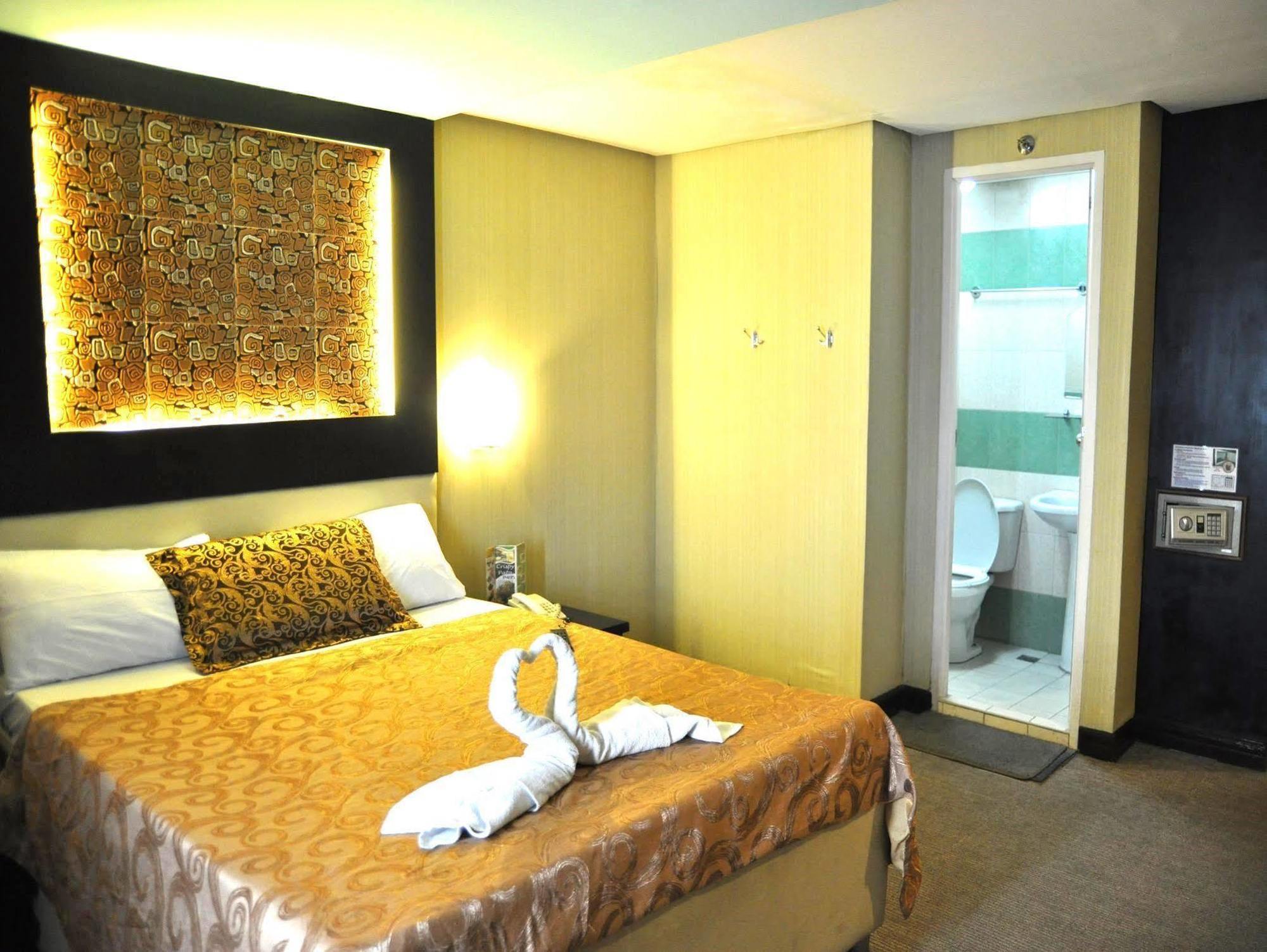 Eurotel North Edsa Quezon City Exterior foto
